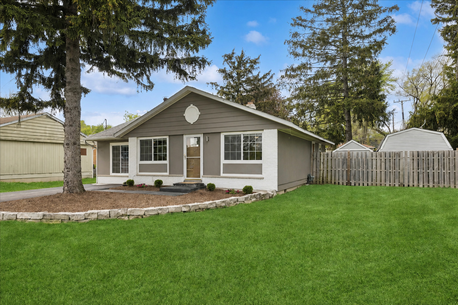 1221 Crystal Lake Road, Lake In The Hills, IL