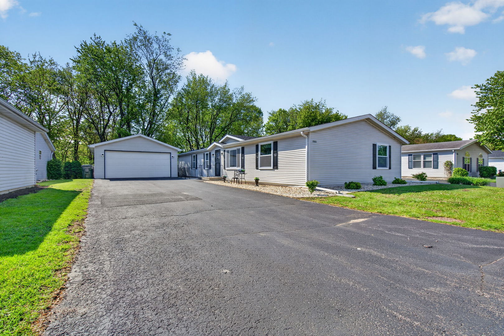 22533 S Woodside Drive, Channahon, IL