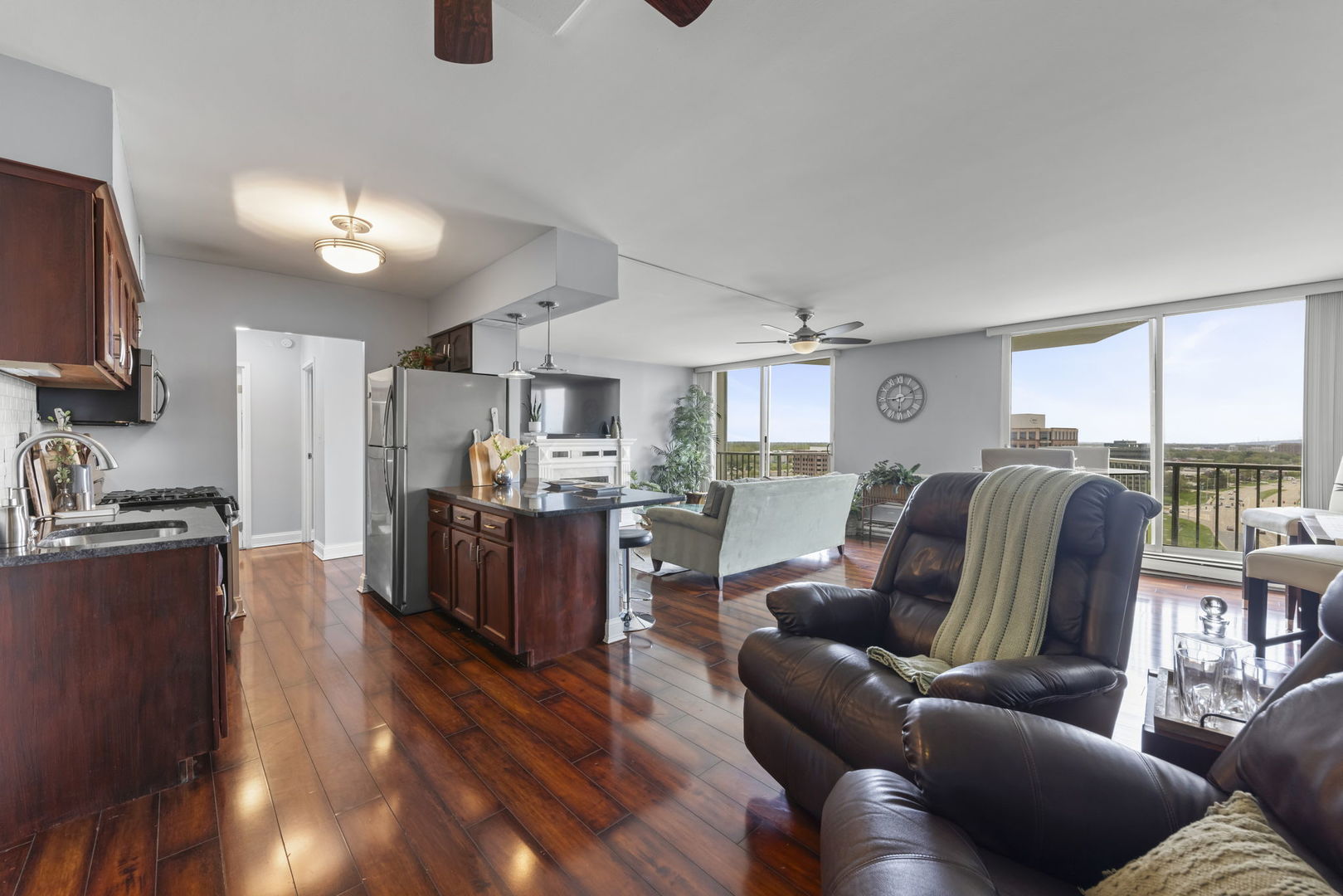 40 N Tower Road #14L, Oak Brook, IL