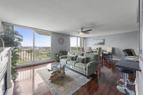 40 N Tower Road #14L, Oak Brook, IL