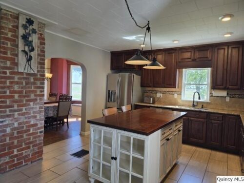 2796 N County Road 2500, La Harpe, IL