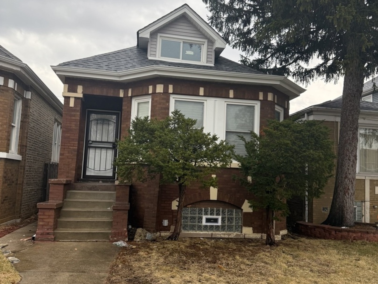 8219 S Honore Street, Chicago, IL