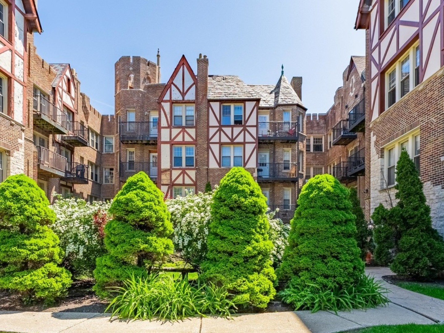 5717 N Kimball Avenue #2N, Chicago, IL