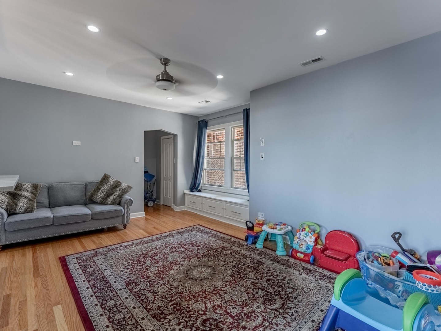 5717 N Kimball Avenue #2N, Chicago, IL