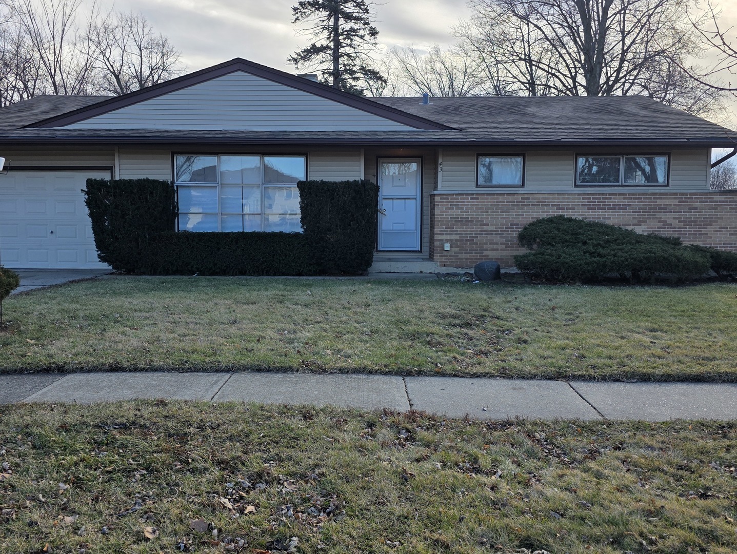 43 WOODCREST Lane, Elk Grove Village, IL