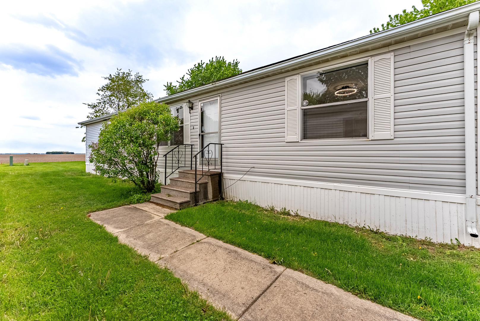 25 Cedar Lane, Sandwich, IL