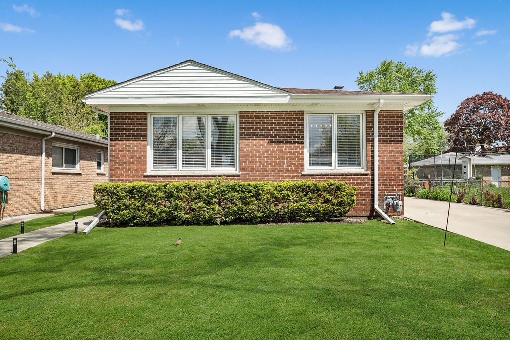3816 Howard Street, Skokie, IL