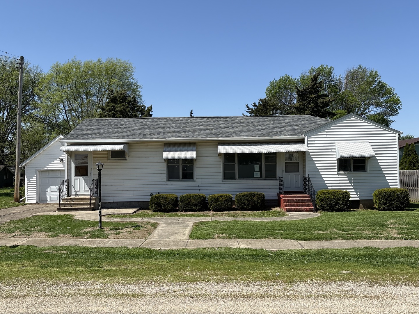 109 N 3RD Street, Hartsburg, IL