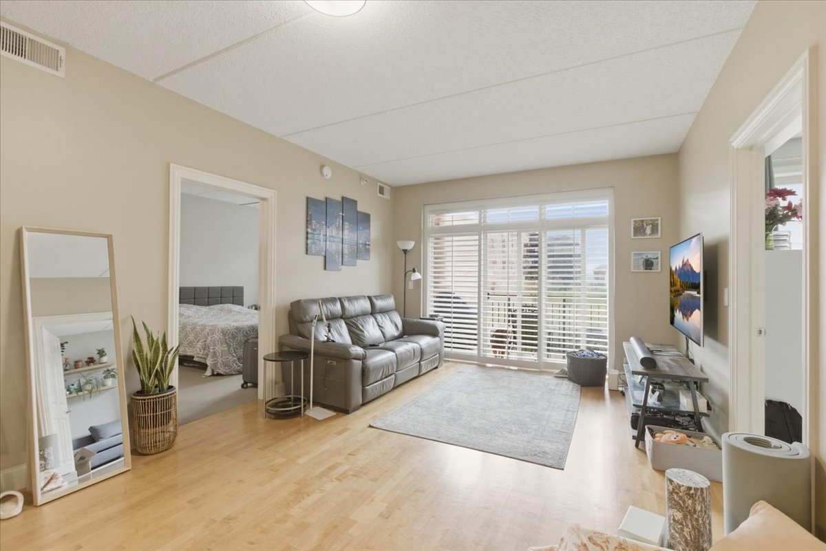 1670 Mill Street #404, Des Plaines, IL