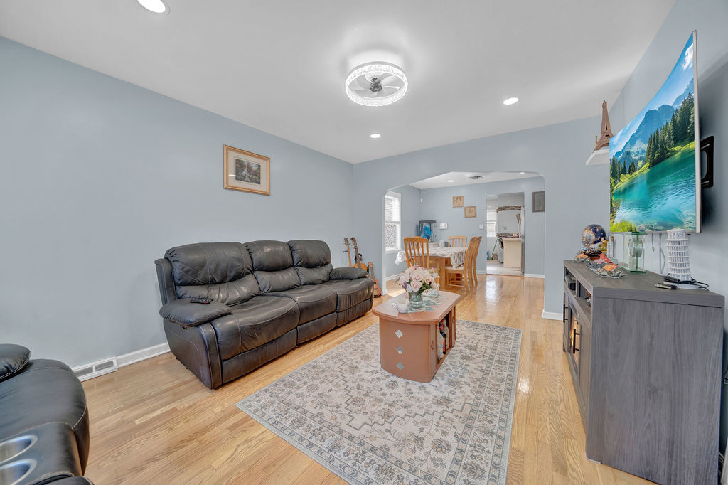 3615 W 70th Place, Chicago, IL
