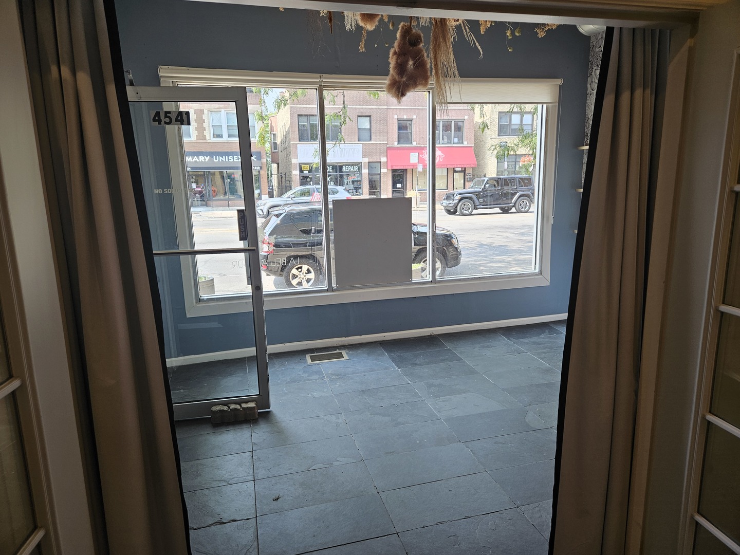 4541 N Western Avenue, Chicago, IL