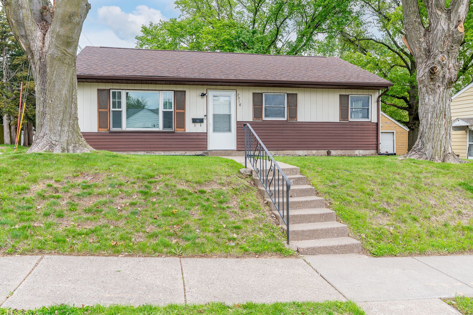 2318 N Sturdevant Street, Davenport, IA