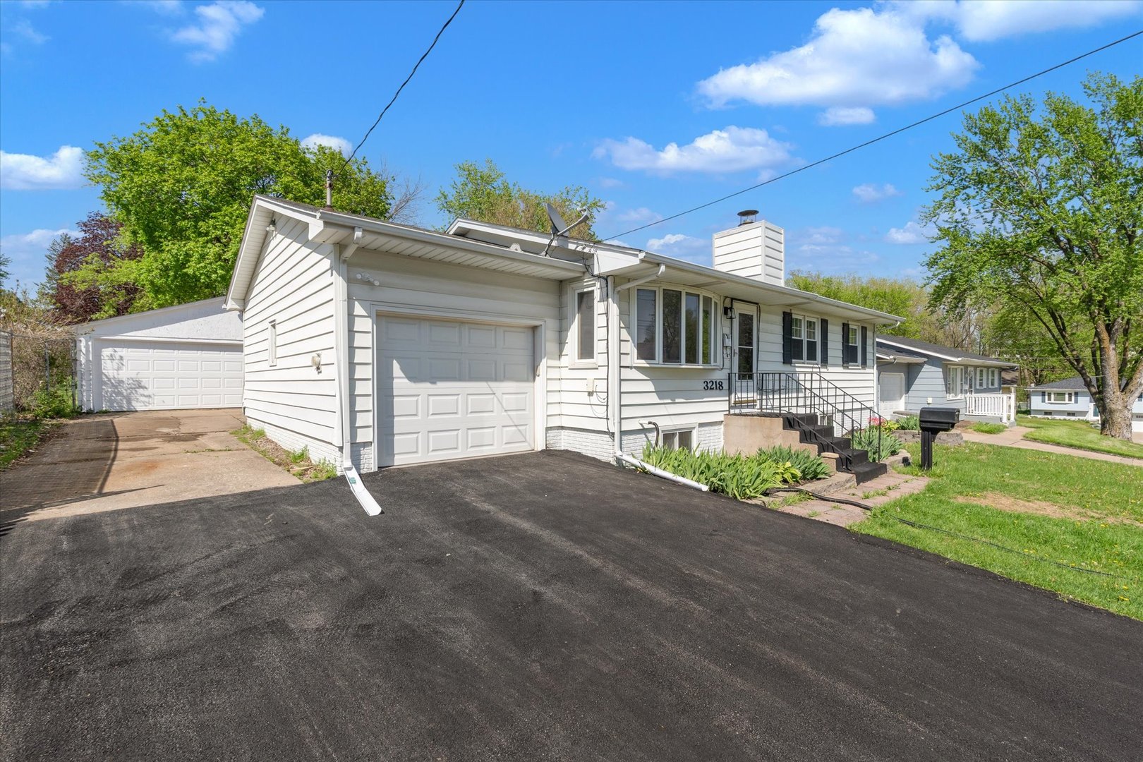 3218 W 11th Street, Davenport, IA