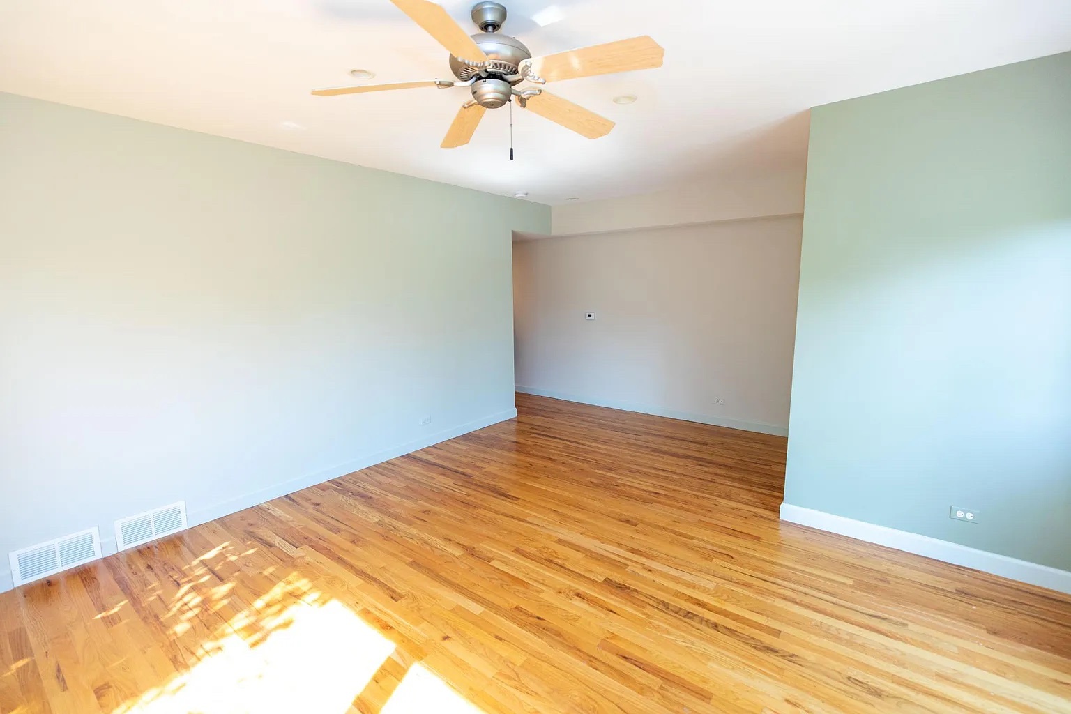 1607 Simpson Street #2W, Evanston, IL