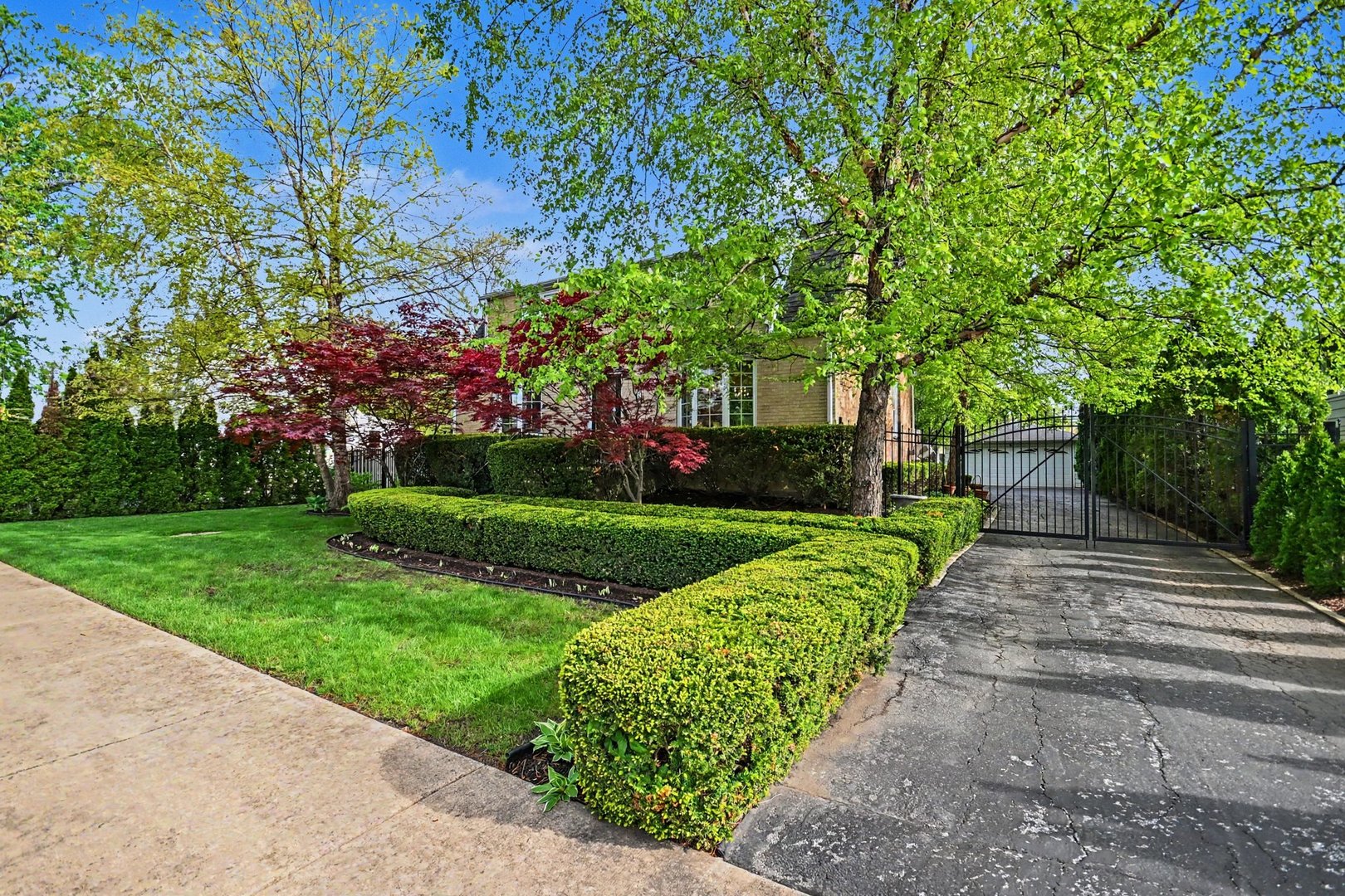6433 W 82nd Street, Burbank, IL