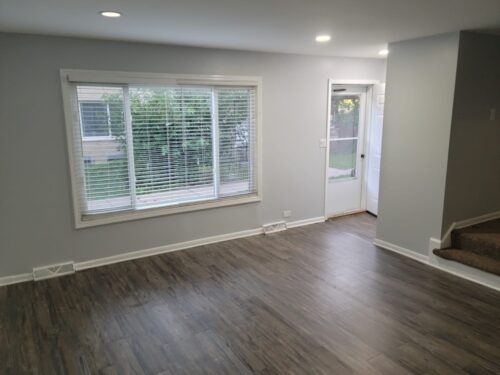 10081 Frontage Road #D, Skokie, IL