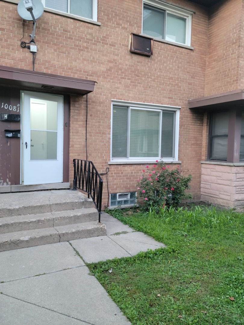 10081 Frontage Road #D, Skokie, IL