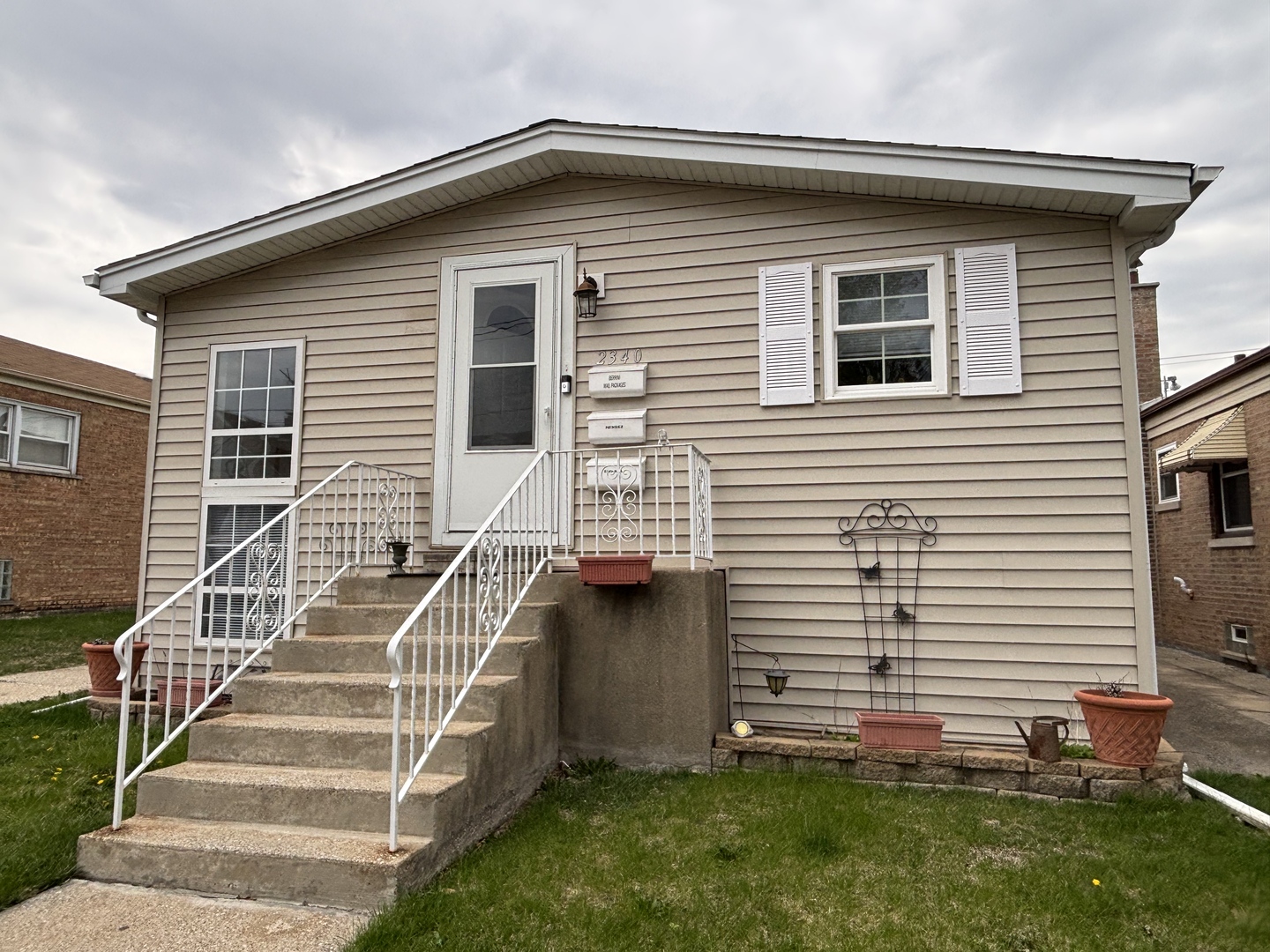 2340 Krueger Street, Blue Island, IL