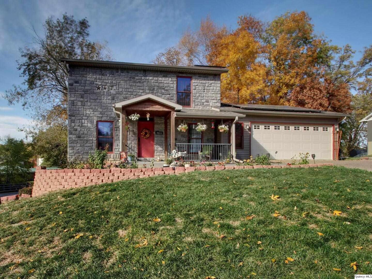 911 Ridgewood Dr, Quincy, IL
