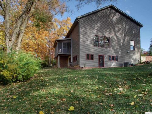 911 Ridgewood Dr, Quincy, IL