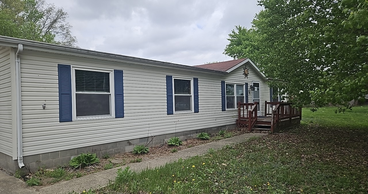 301 Illini Drive, Watson, IL
