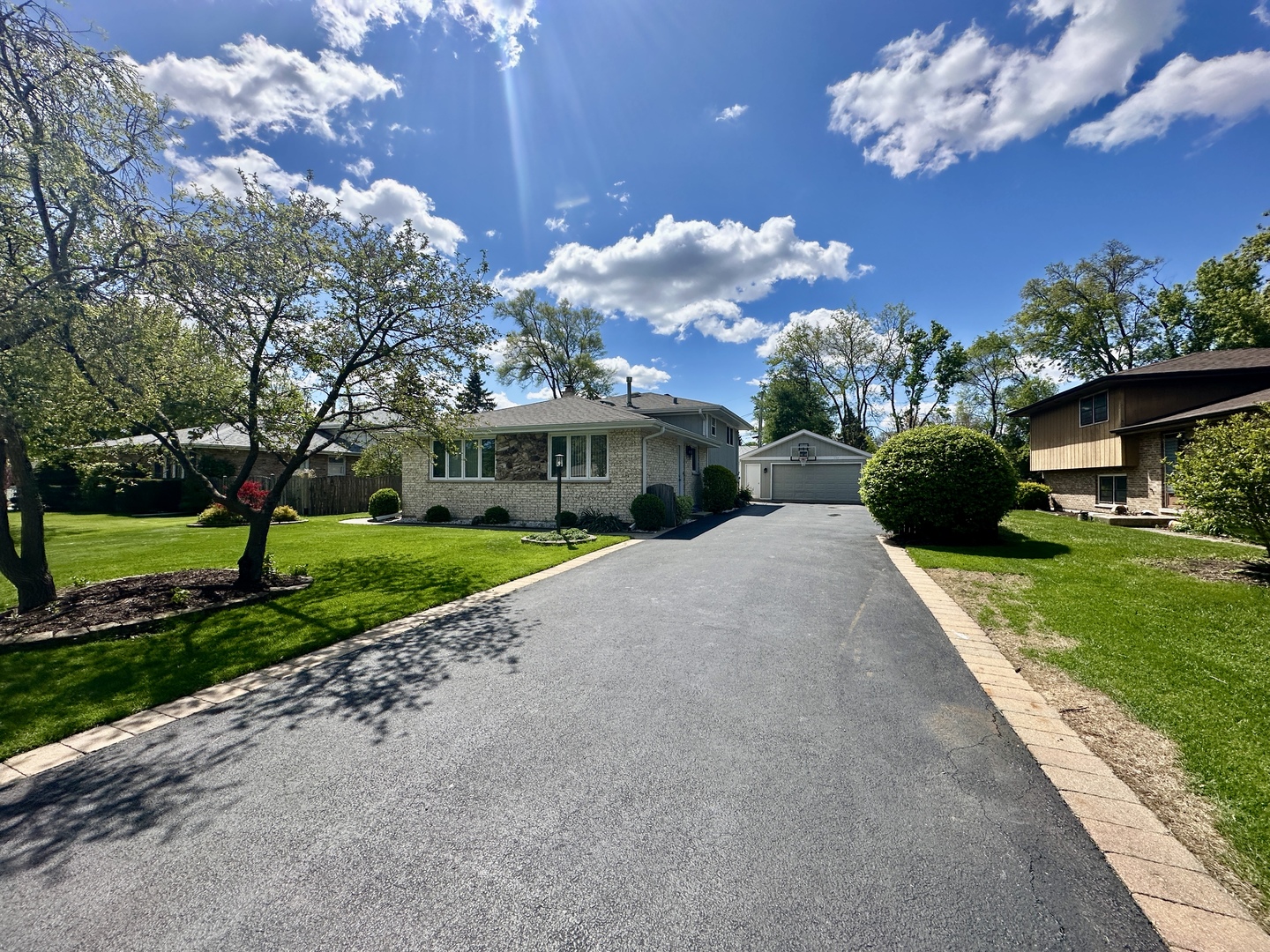 130 Bonnie Brae Avenue, Mount Prospect, IL
