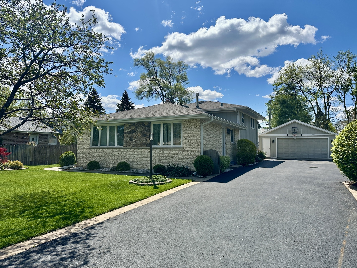 130 Bonnie Brae Avenue, Mount Prospect, IL