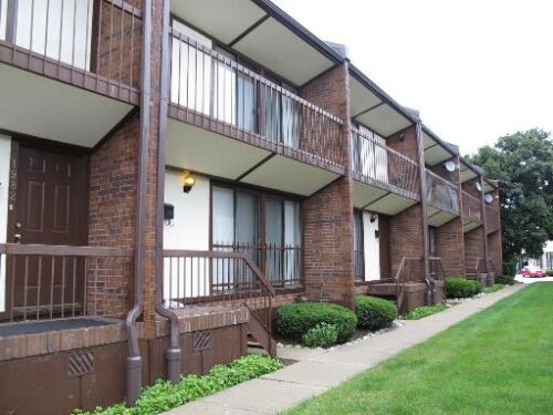 1978 Green Bay Road, Highland Park, IL