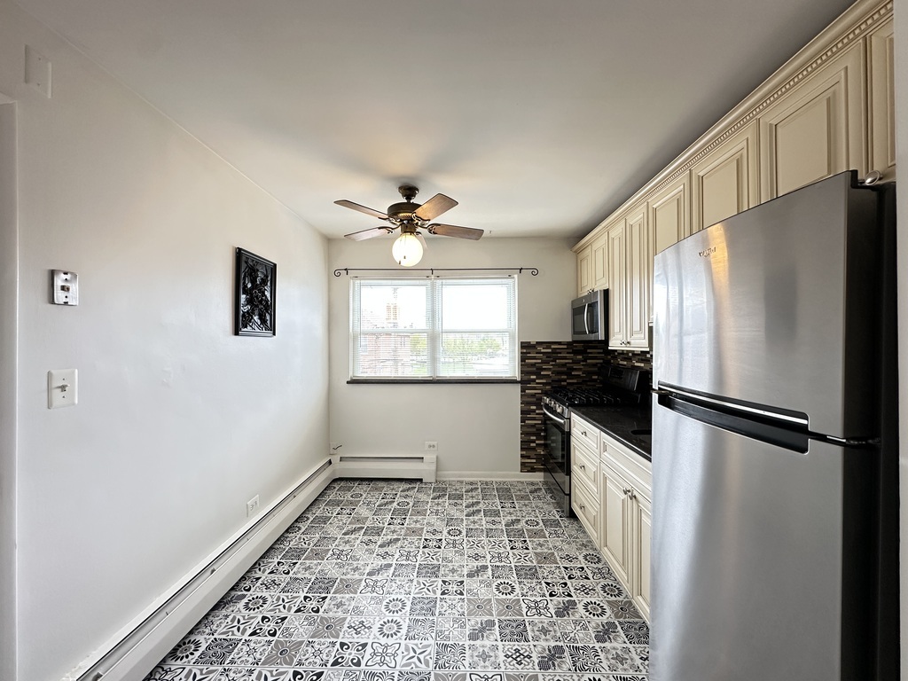 6273 N Cicero Avenue #B5, Chicago, IL