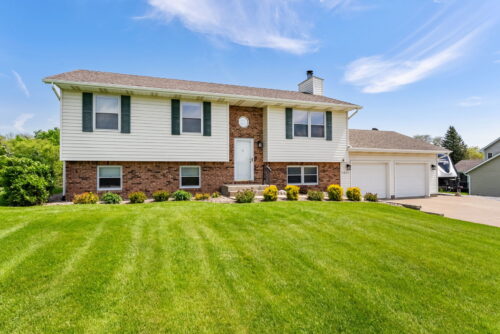 11435 95th Avenue, Blue Grass, IA