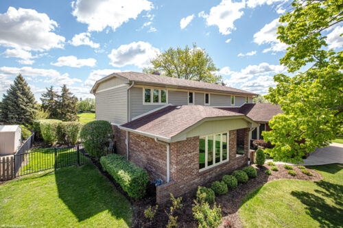 6645 Wedgewood Lane, Willowbrook, IL