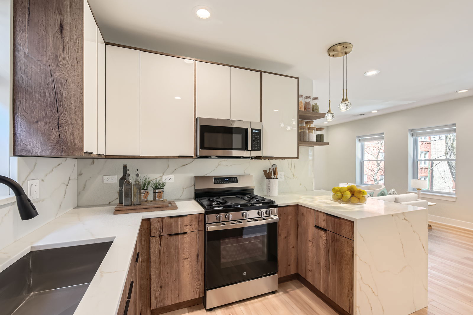 5014 N Rockwell Street #1N, Chicago, IL