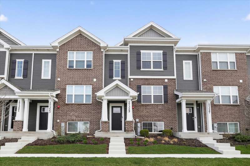 17325 Roscommon Road, Tinley Park, IL