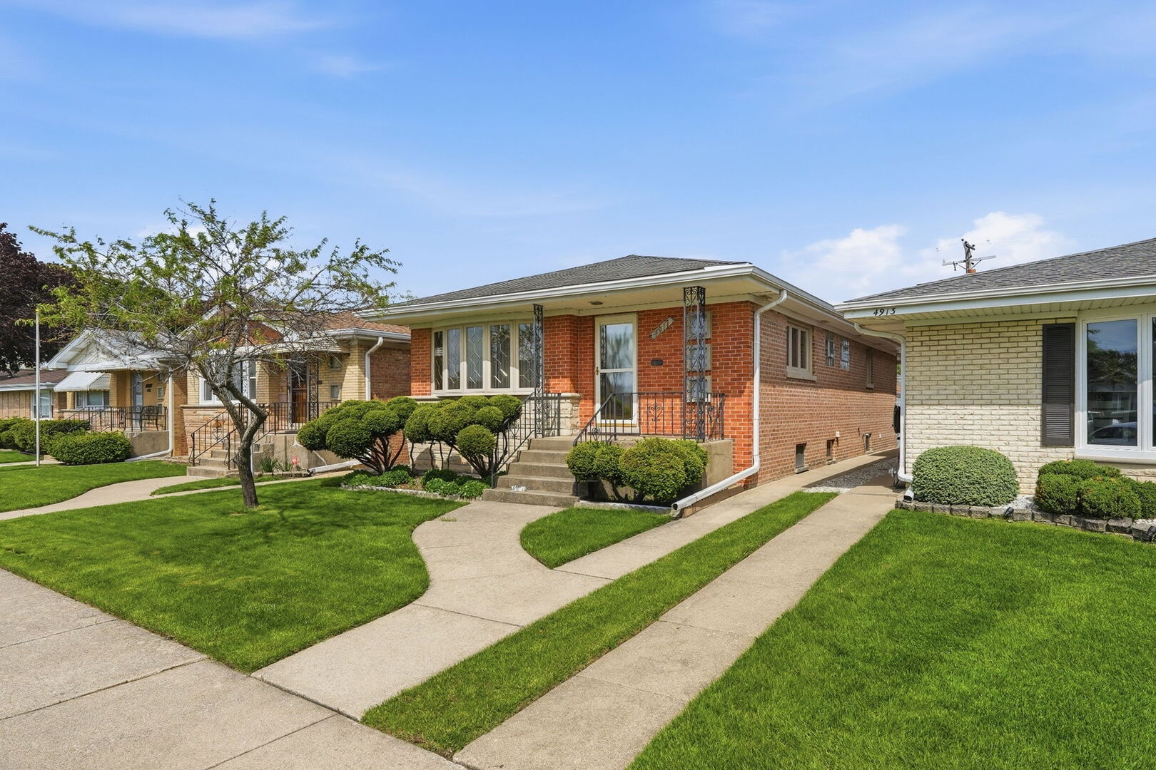 4917 N Oriole Avenue, Harwood Heights, IL