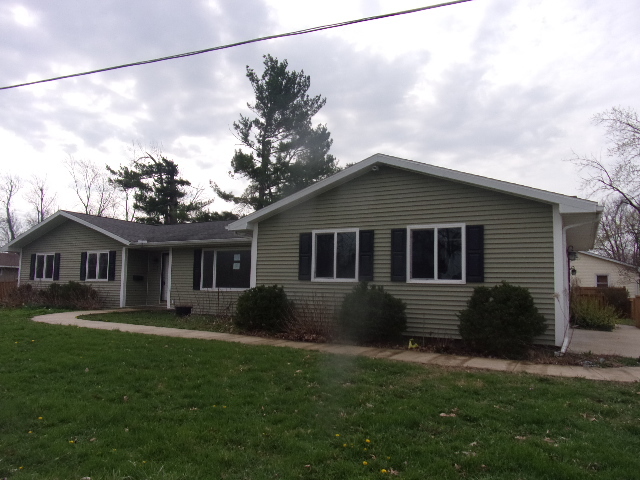 902 E Richardson Street, Farmer City, IL