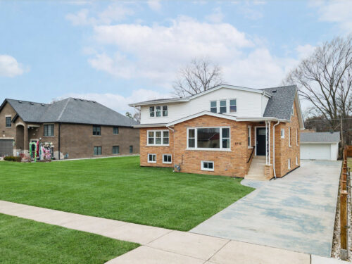 8110 Lockwood Avenue, Burbank, IL