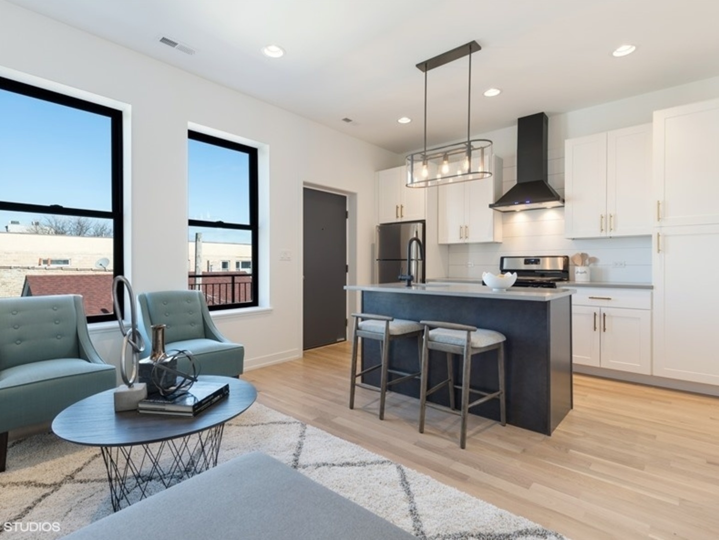 1244 W Huron Street #3, Chicago, IL
