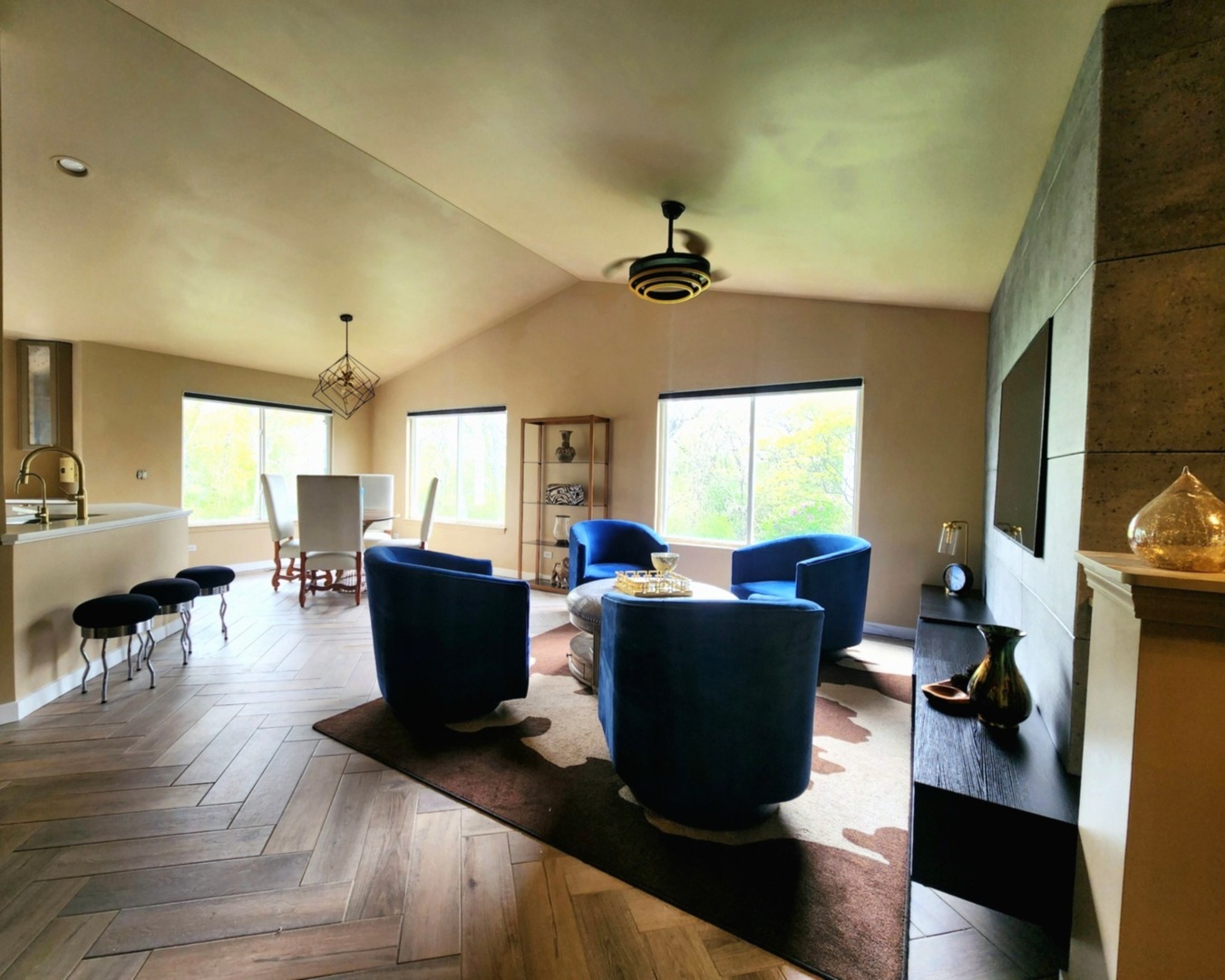 1043 Fairway Drive, Fox Lake, IL