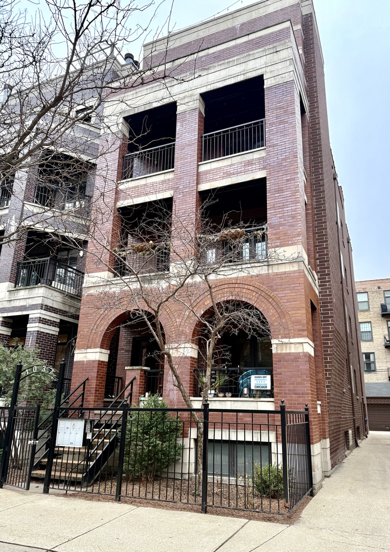 1037 W Monroe Street #2, Chicago, IL