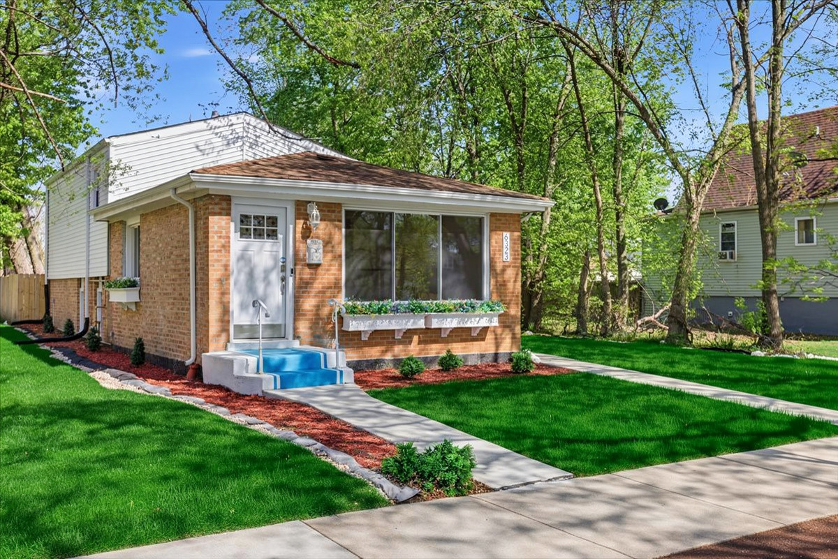 6323 S Wood Street, Chicago, IL
