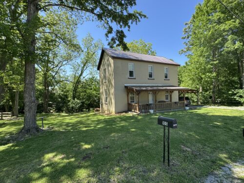 104 W Heacock Street, Jonesboro, IL