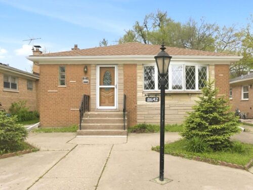8642 Gross Point Road, Skokie, IL