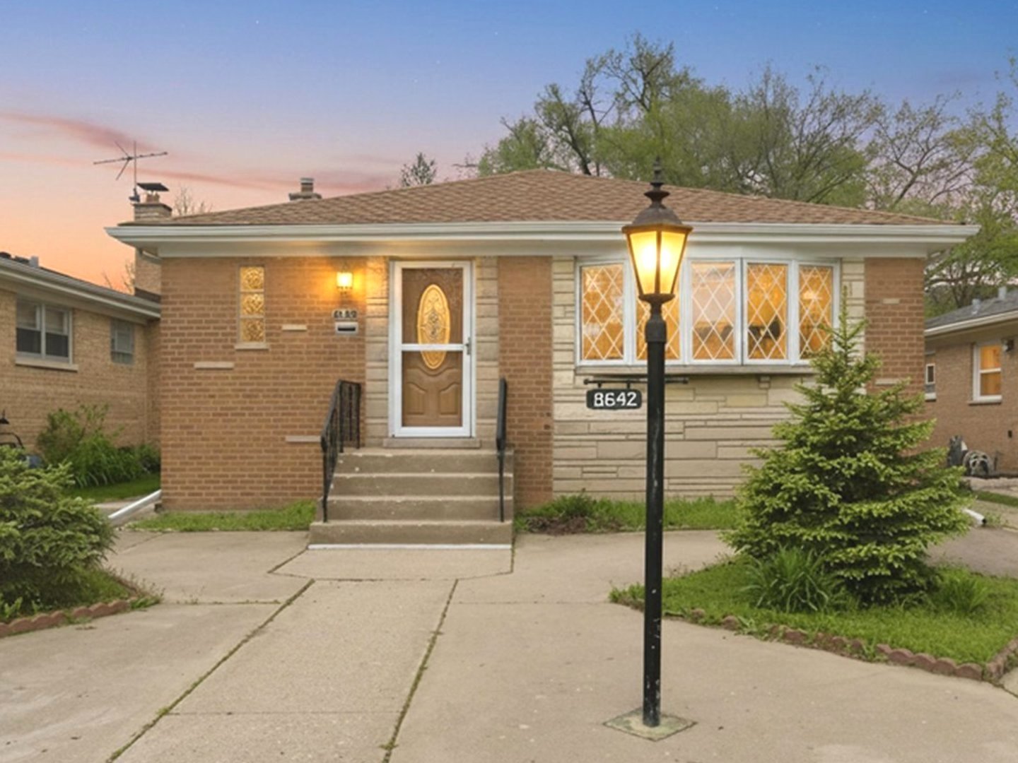 8642 Gross Point Road, Skokie, IL