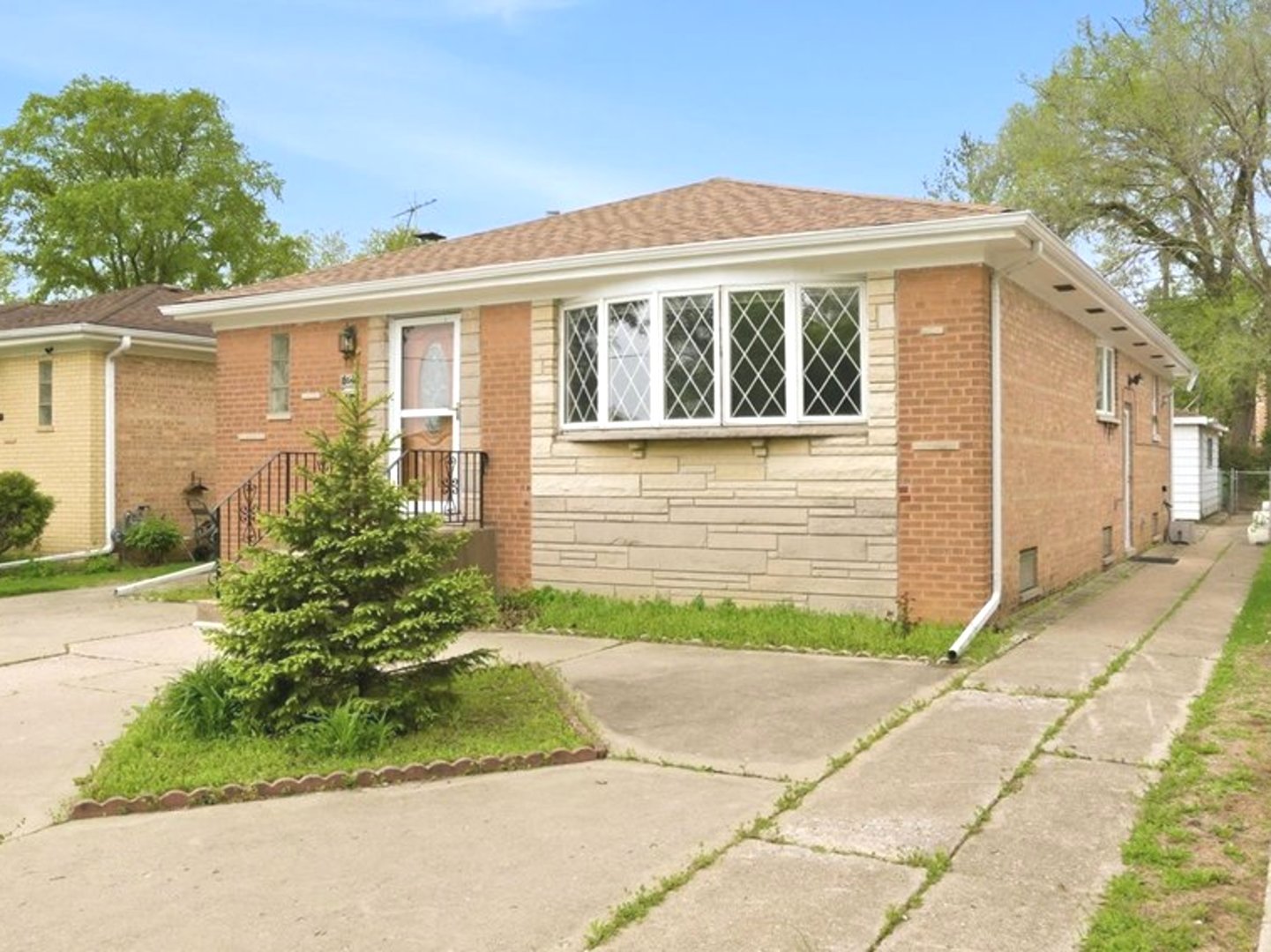 8642 Gross Point Road, Skokie, IL
