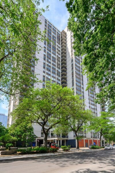 1360 N Sandburg Terrace #1510C, Chicago, IL