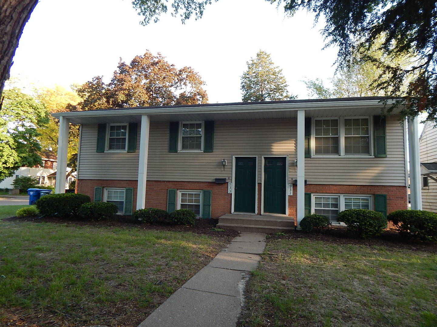931-933 Grant Street, Bettendorf, IA
