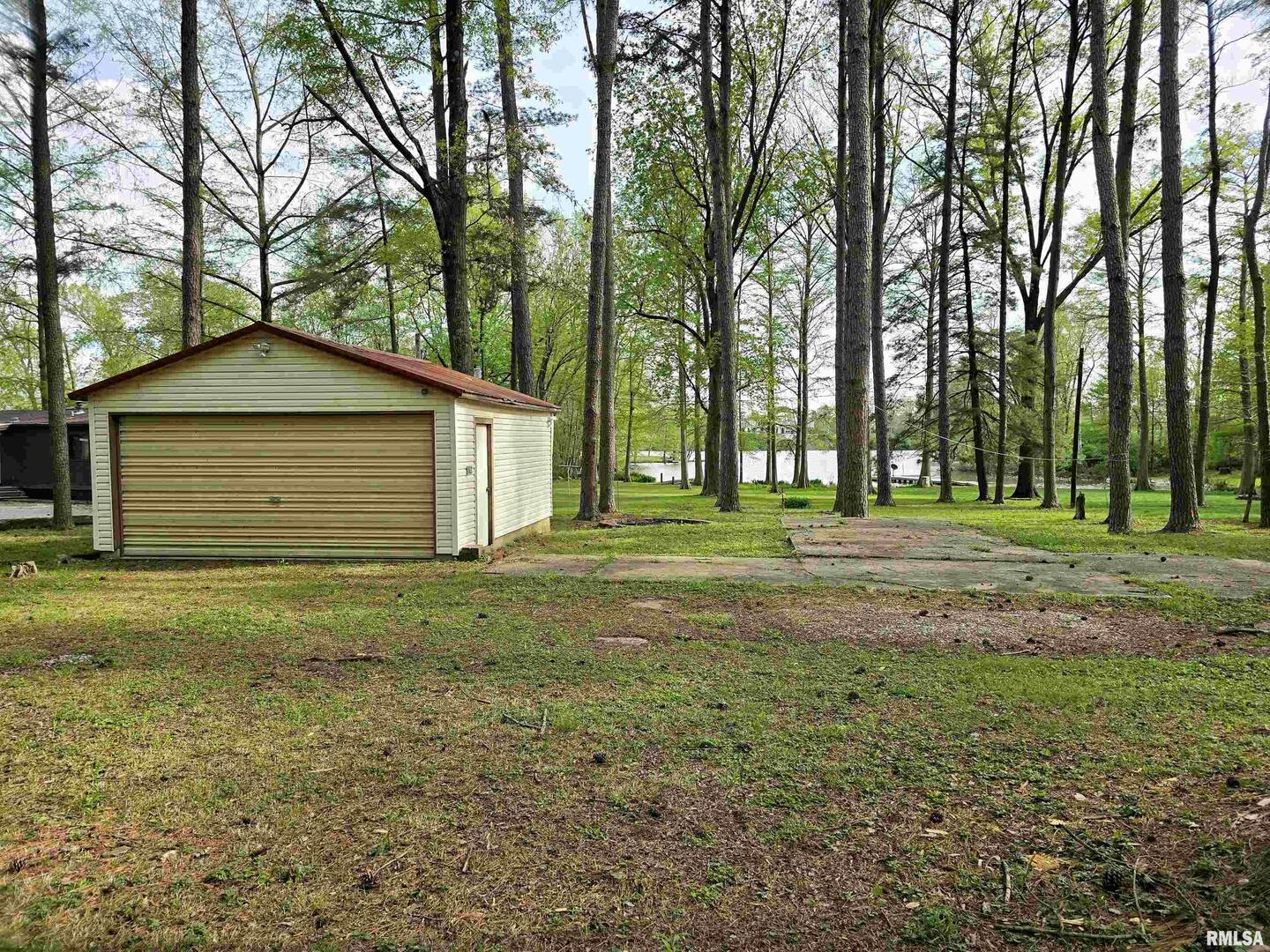 1831 Duck Lane, Centralia, IL