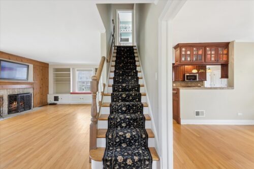 233 S Prospect Avenue, Clarendon Hills, IL