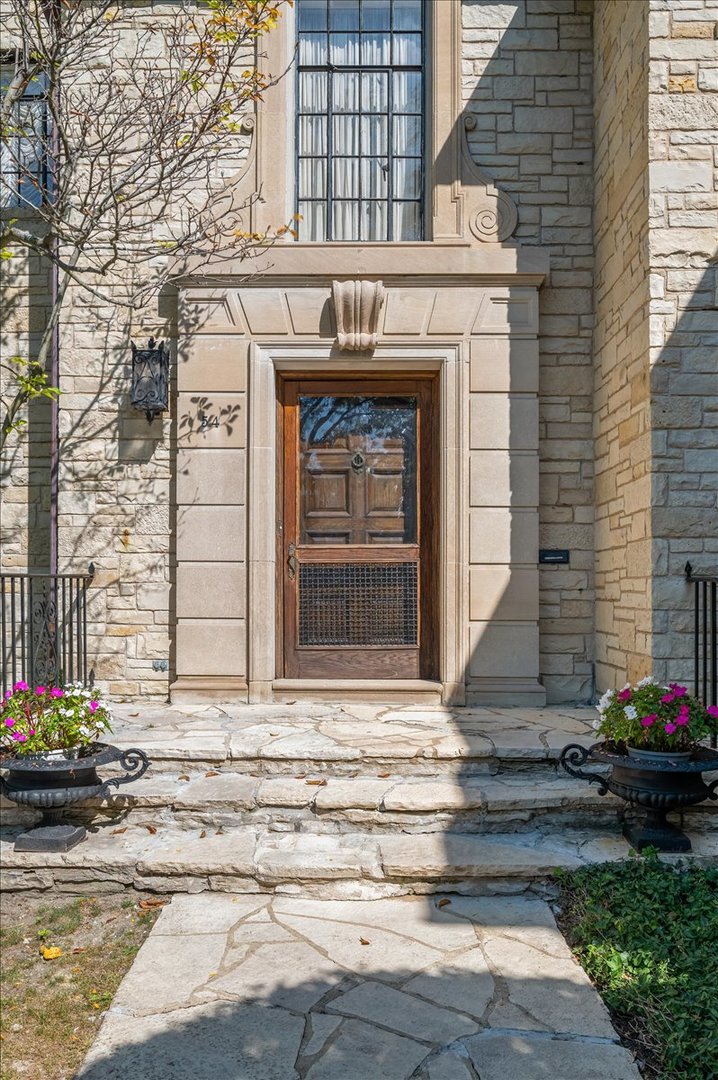 54 Kenilworth Avenue, Kenilworth, IL
