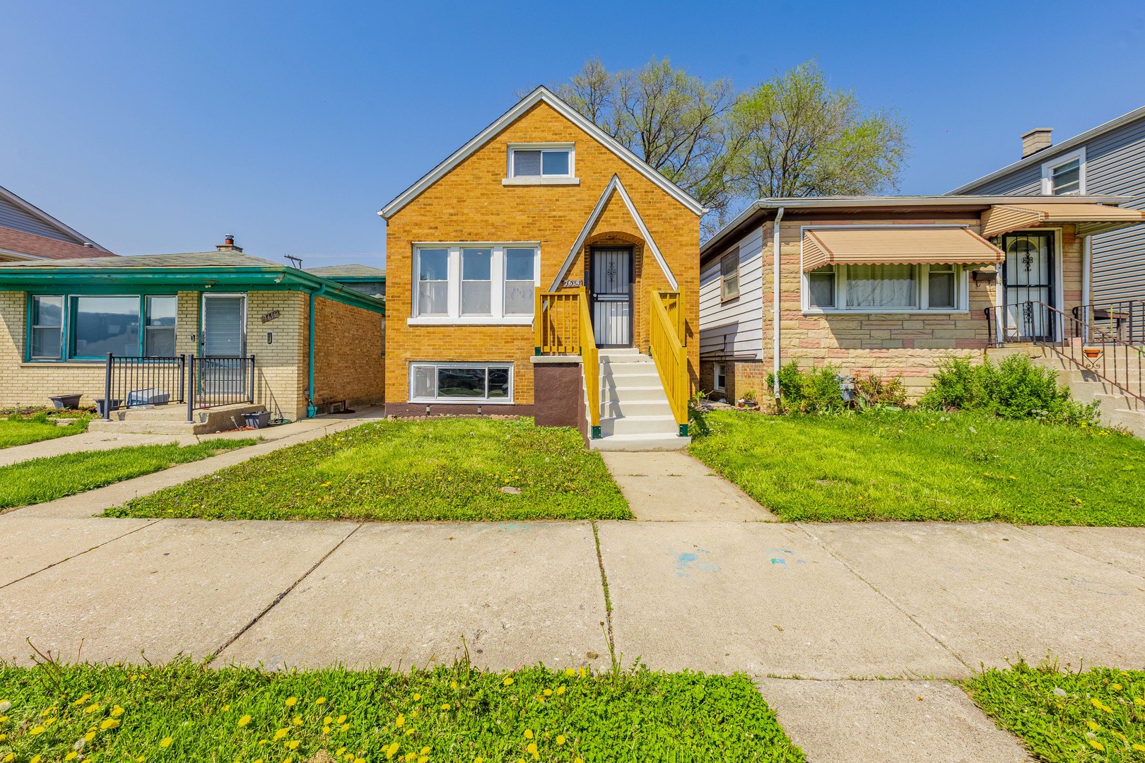 7614 W 63rd Place, Summit, IL